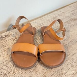 Cushionaire Leather  Memory Form Sandals | Size 10